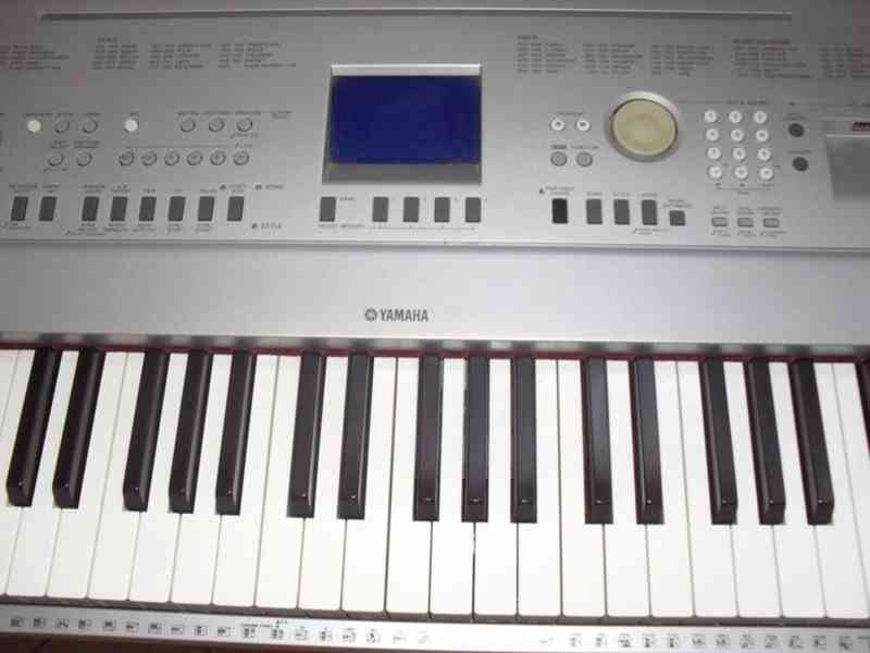 Digitální piano Yamaha Portable Grand DGX 640 - foto 6