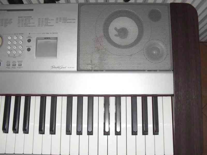 Digitální piano Yamaha Portable Grand DGX 640 - foto 7