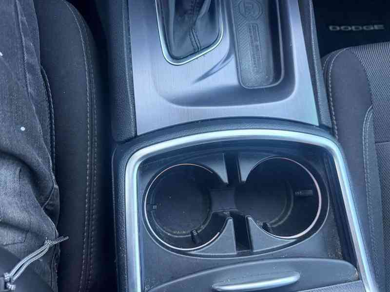 Dodge Charger 3,6 SE RWD 2015 TOP CENA !! - foto 17