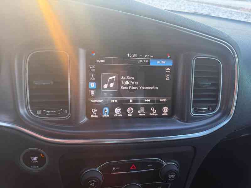 Dodge Charger 3,6 SE RWD 2015 TOP CENA !! - foto 15