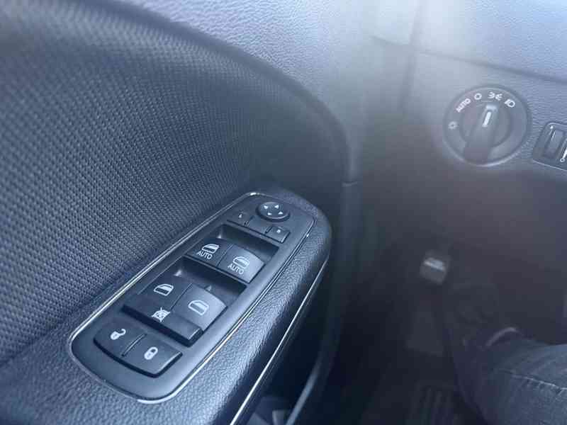 Dodge Charger 3,6 SE RWD 2015 TOP CENA !! - foto 19