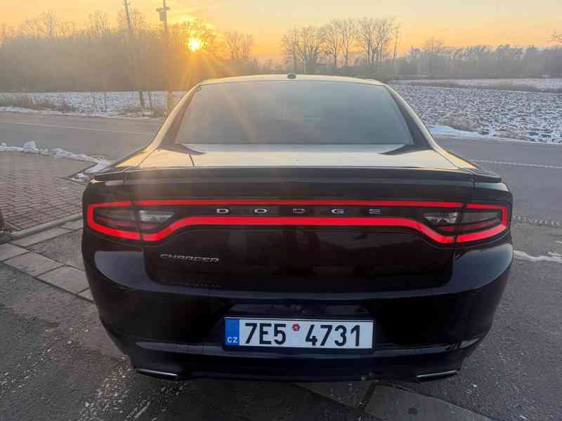 Dodge Charger 3,6 SE RWD 2015 TOP CENA !! - foto 5