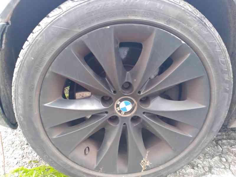BMW 330d TOURING 135kW - foto 31