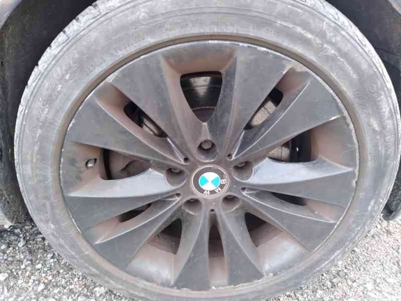 BMW 330d TOURING 135kW - foto 30