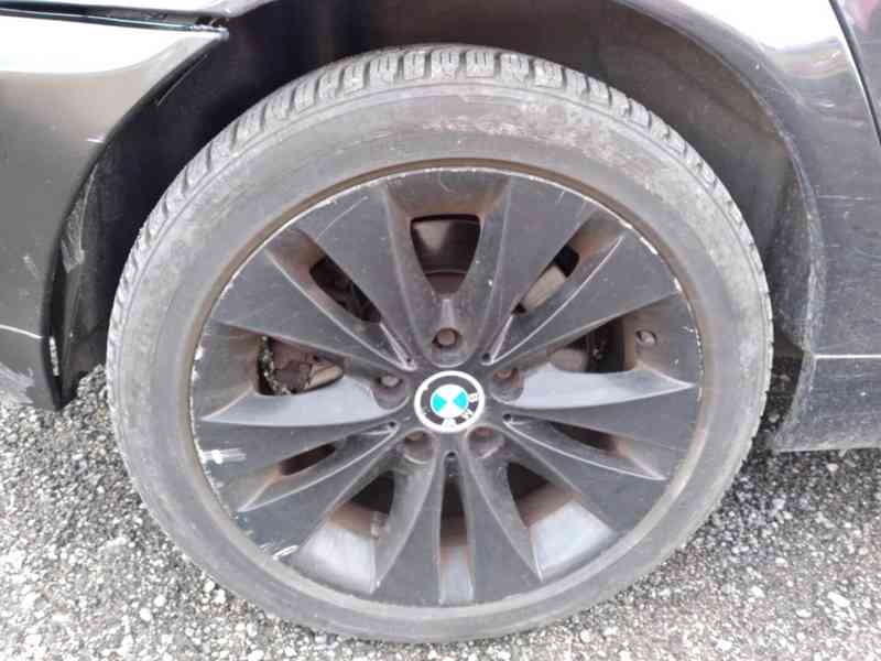 BMW 330d TOURING 135kW - foto 29