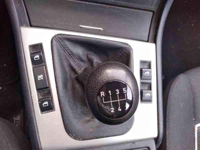 BMW 330d TOURING 135kW - foto 19