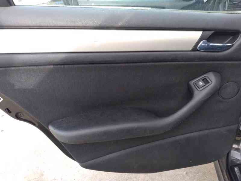 BMW 330d TOURING 135kW - foto 26