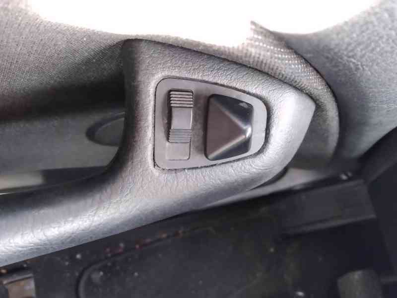 BMW 330d TOURING 135kW - foto 21