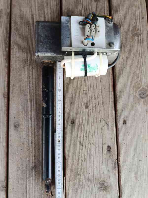 Servomotor  - foto 1