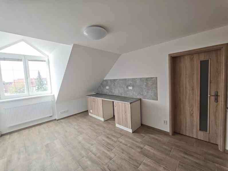 Pronájem bytu 3+1 88 m², Pardubice - Zelené Předměstí - foto 3