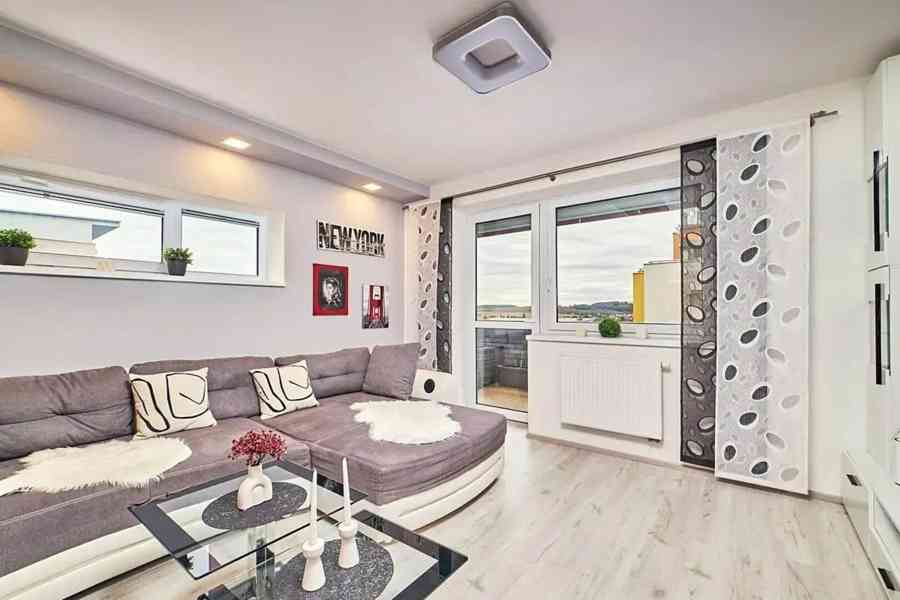 Pronájem bytu 2+kk 65 m² - foto 2
