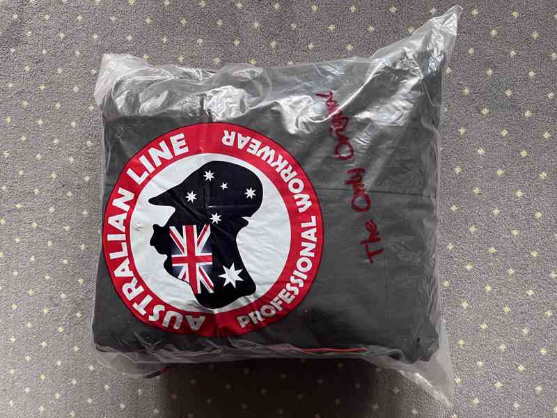 Pánská PRACOVNÍ zimní bunda zapínáním na zip kryté légou. - foto 5