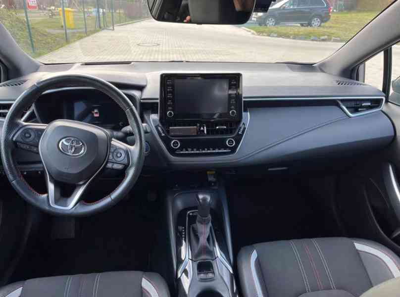 Toyota Corolla, 1.8 Hybrid GR + DYNAMIC HUD - foto 3