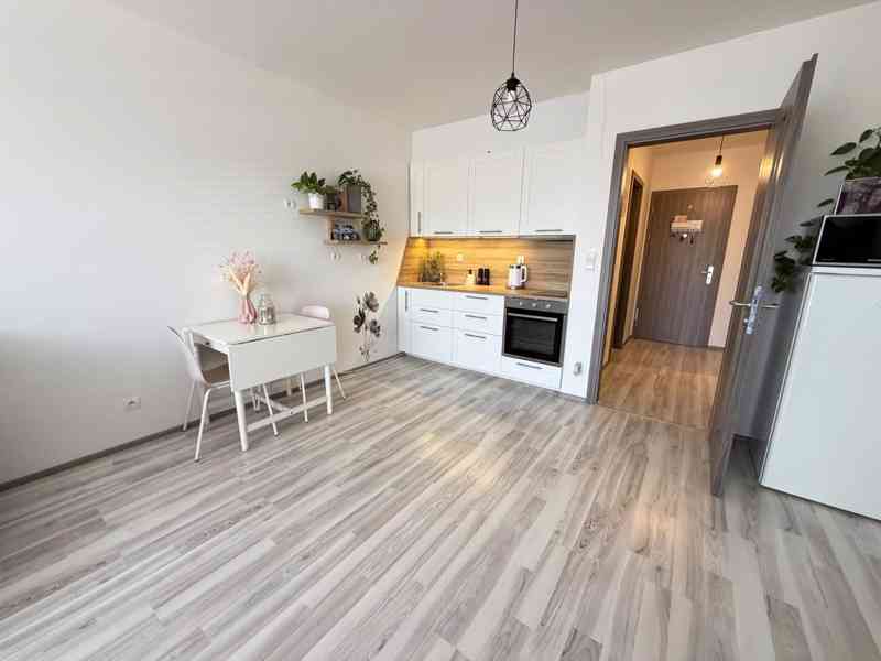 PRONÁJEM NOVOSTAVBY BYTU 1+KK S BALKÓNEM V RAJHRADĚ U BRNA - foto 25