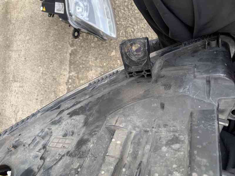 Xenon audi a6 c6 08- LED bixenon pravy nataceci - foto 9