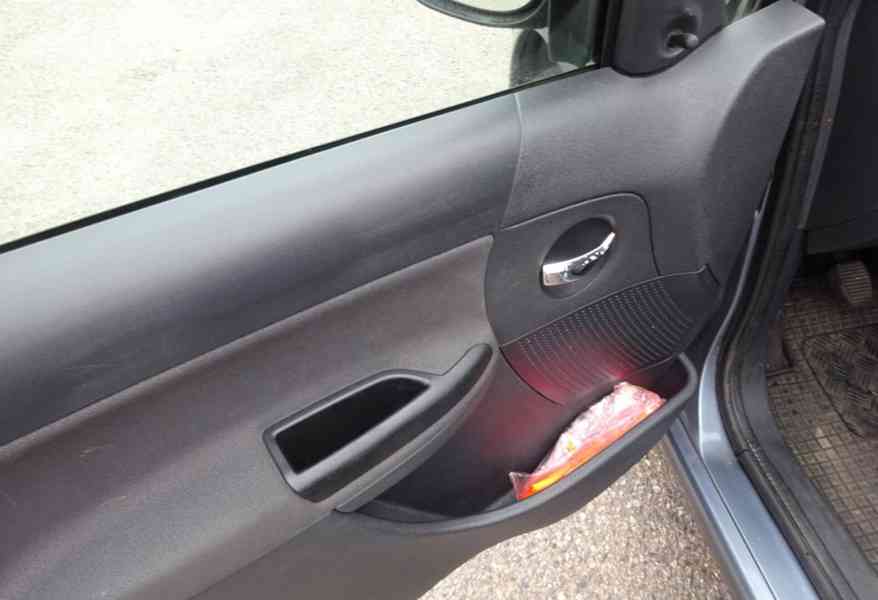 Citroen C3 1.4i r.v.2006 (54 kw) Koupeno v ČR - foto 6