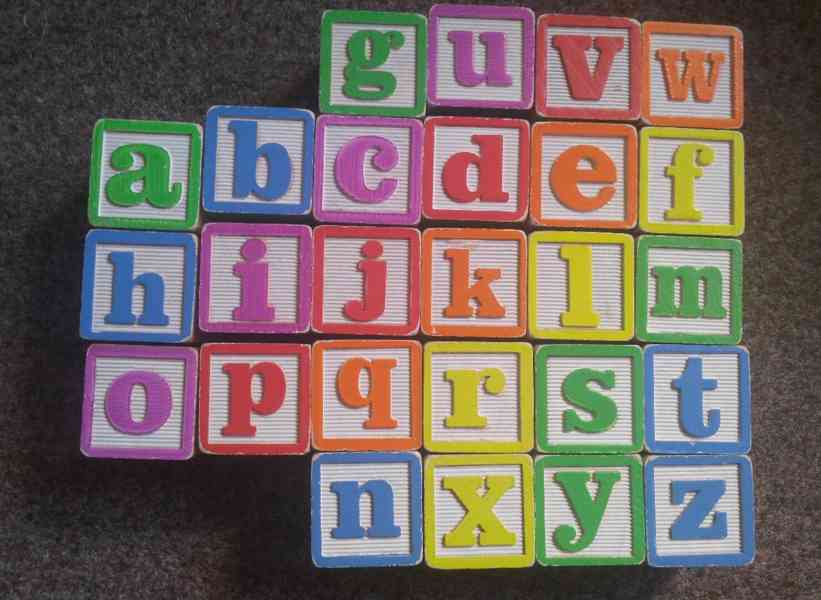 Chůvičky SENCOR, dřevěné kostky, hračky, vláčky, Barbie Pets - foto 18