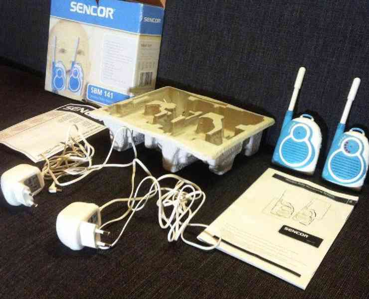 Chůvičky SENCOR, dřevěné kostky, hračky, vláčky, Barbie Pets - foto 2