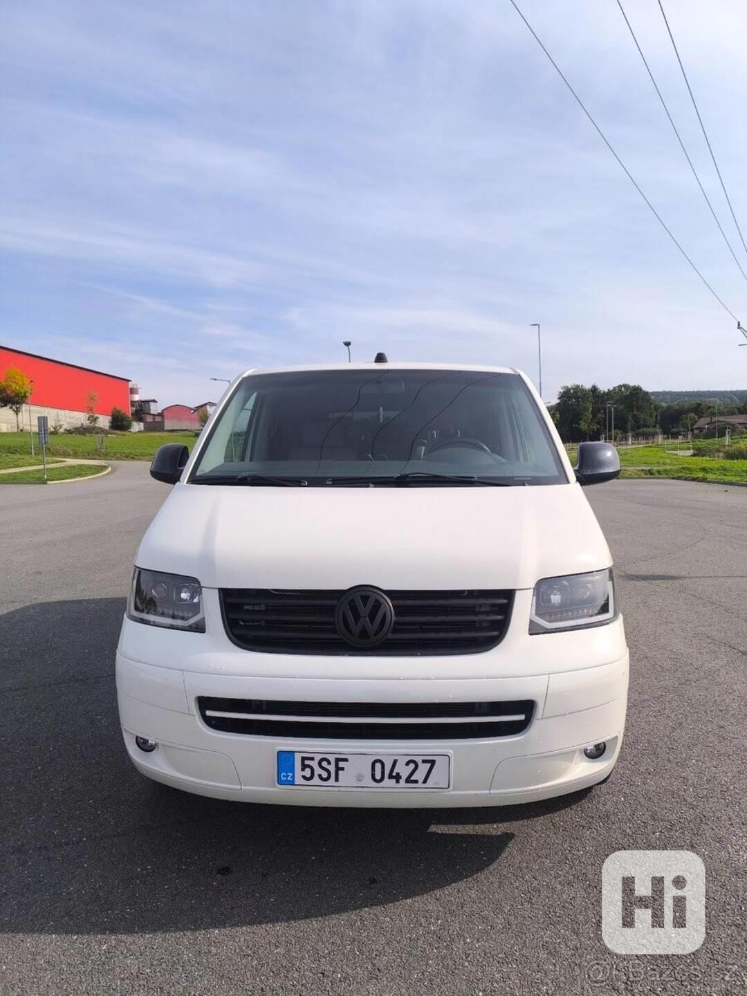 Volkswagen Caravelle 2,5 - foto 1