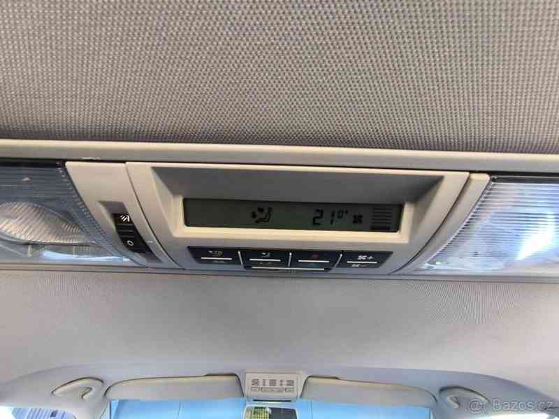 Volkswagen Caravelle 2,5 - foto 8