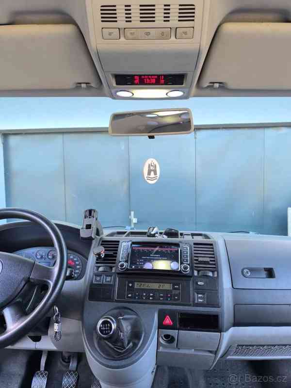 Volkswagen Caravelle 2,5 - foto 6