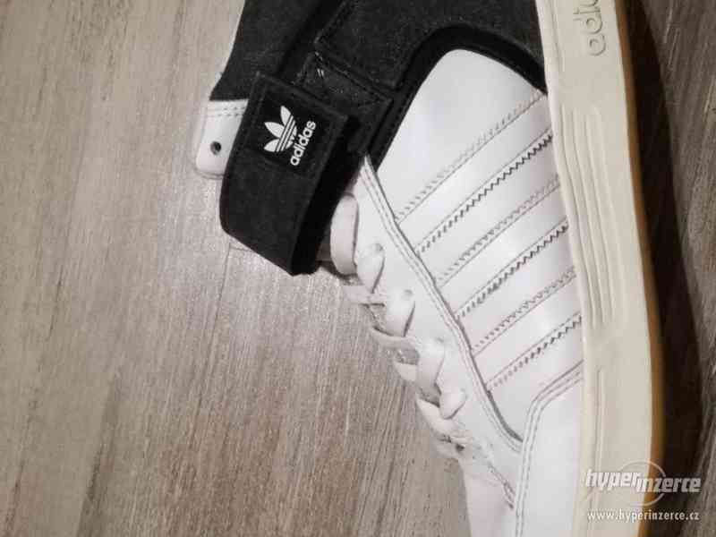 Bílé tenisky Adidas velikost 41 - foto 2