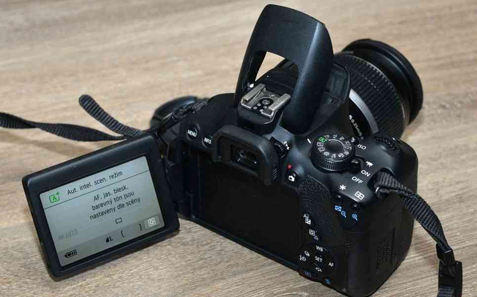 Canon EOS 700D + EF-S 18-55mm IS 13 000 Exp - foto 10