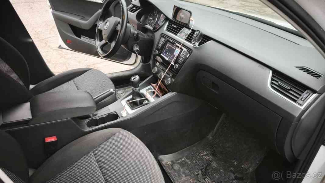 Škoda Octavia 1,2   Prodám - foto 11