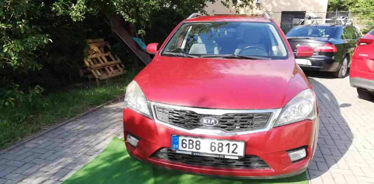 osobní automobil Kia ceed combi 1600 cm3 diesel - foto 1