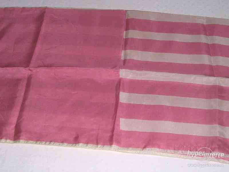 růžovobílý šátek - foto 1