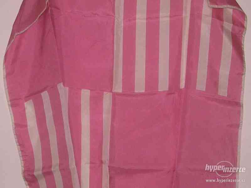 růžovobílý šátek - foto 2
