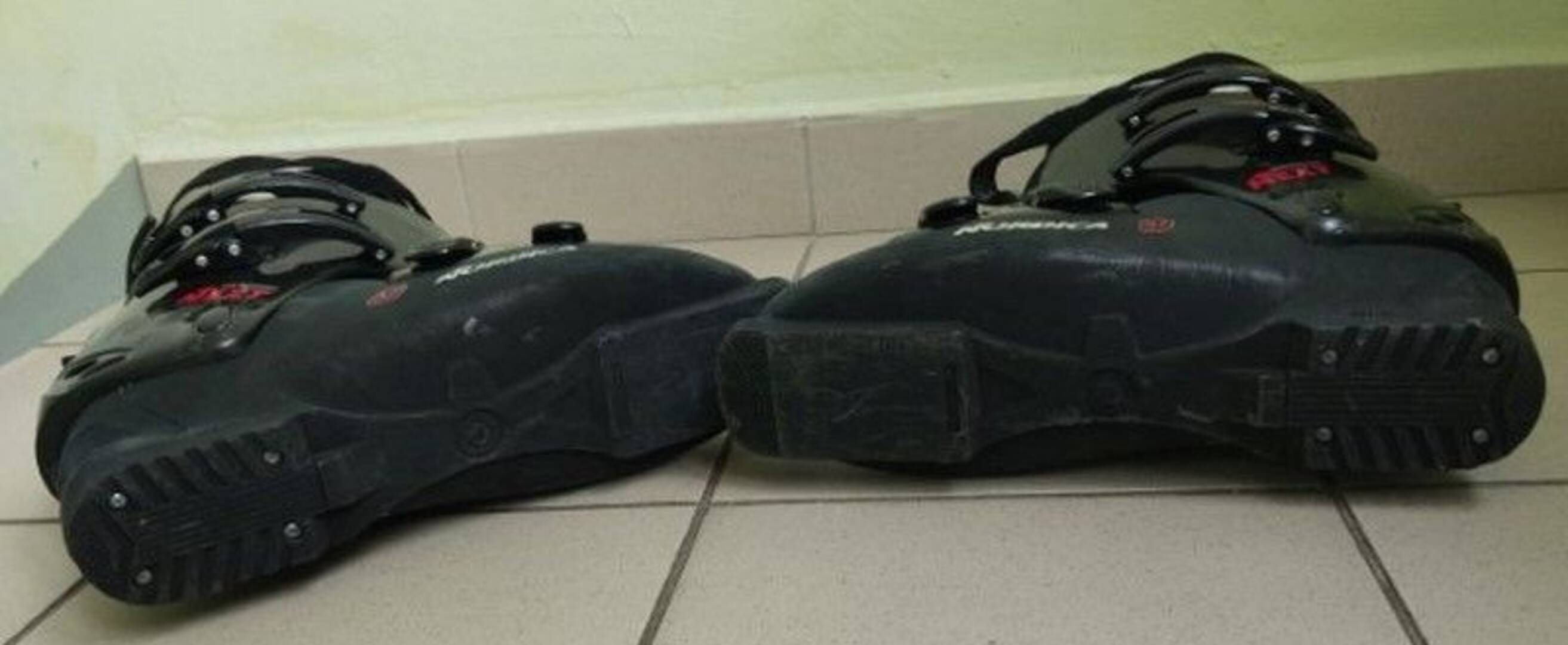 Běžky Rossignol (červené), hůlky a sjezd. boty nadměrná vel. - foto 16