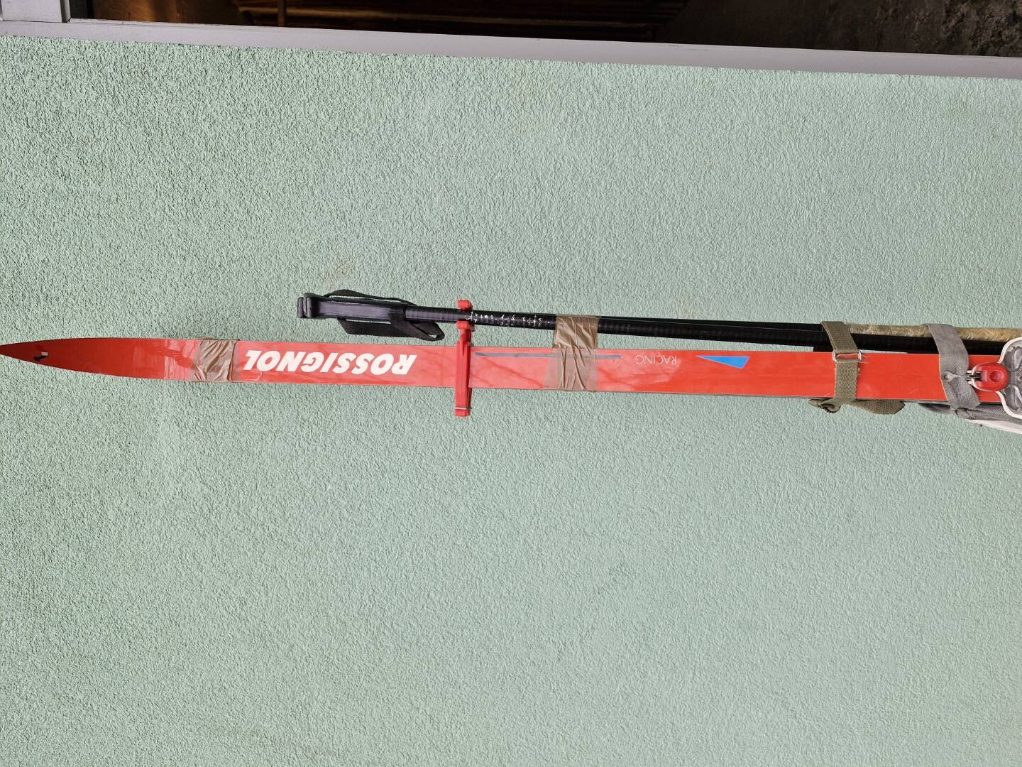 Běžky Rossignol (červené), hůlky a sjezd. boty nadměrná vel. - foto 8