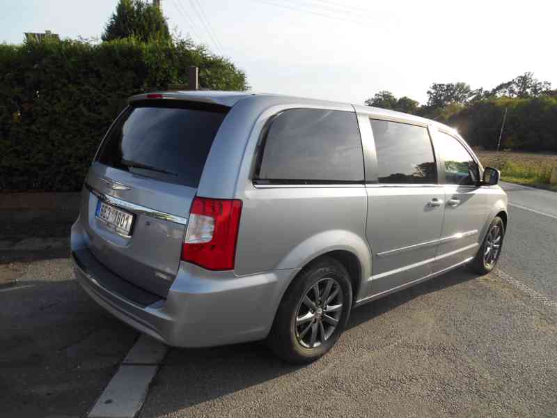 Chrysler Town Country 3,6 Linited S Type TOP 2014 - foto 4