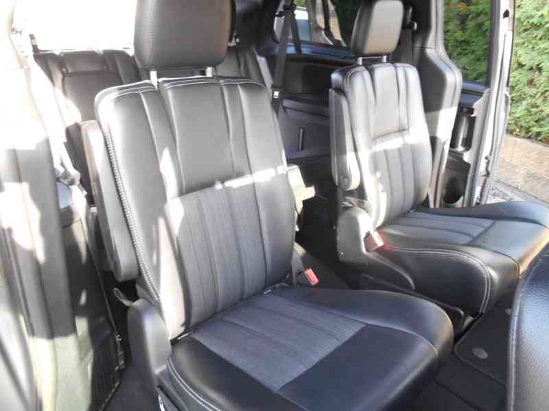 Chrysler Town Country 3,6 Linited S Type TOP 2014 - foto 13