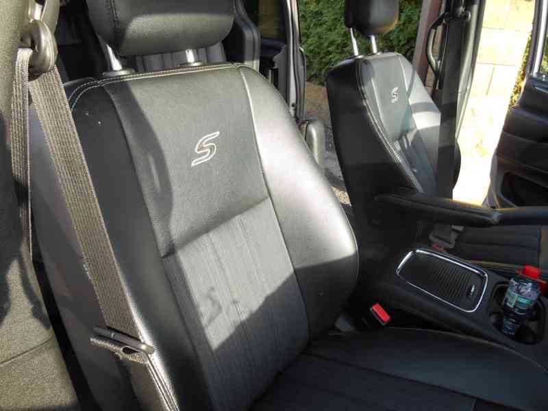 Chrysler Town Country 3,6 Linited S Type TOP 2014 - foto 15