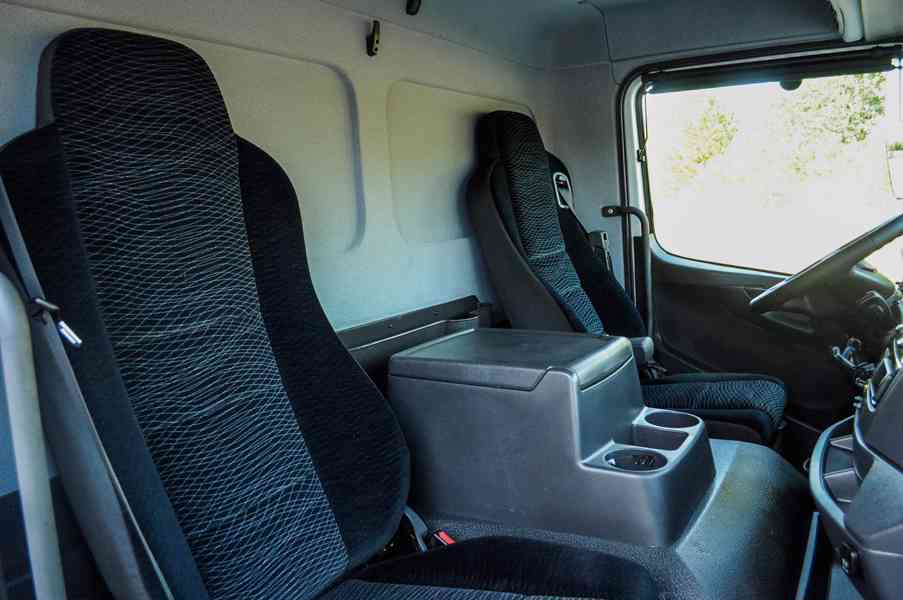 MERCEDES ATEGO 1524 - NOVÝ HÁKOVÝ NOSIČ KONTEJNERŮ + RUKA - foto 59