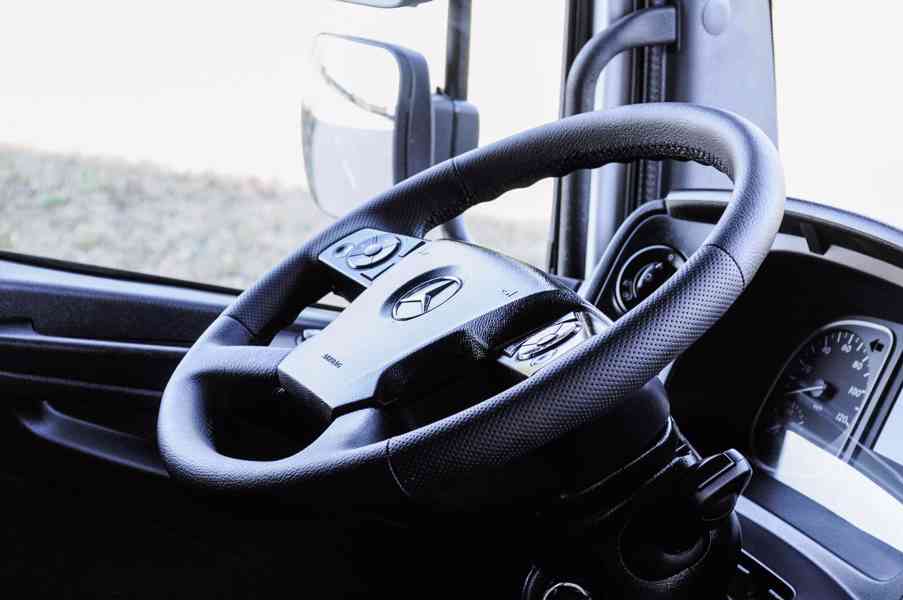 MERCEDES ATEGO 1524 - NOVÝ HÁKOVÝ NOSIČ KONTEJNERŮ + RUKA - foto 62