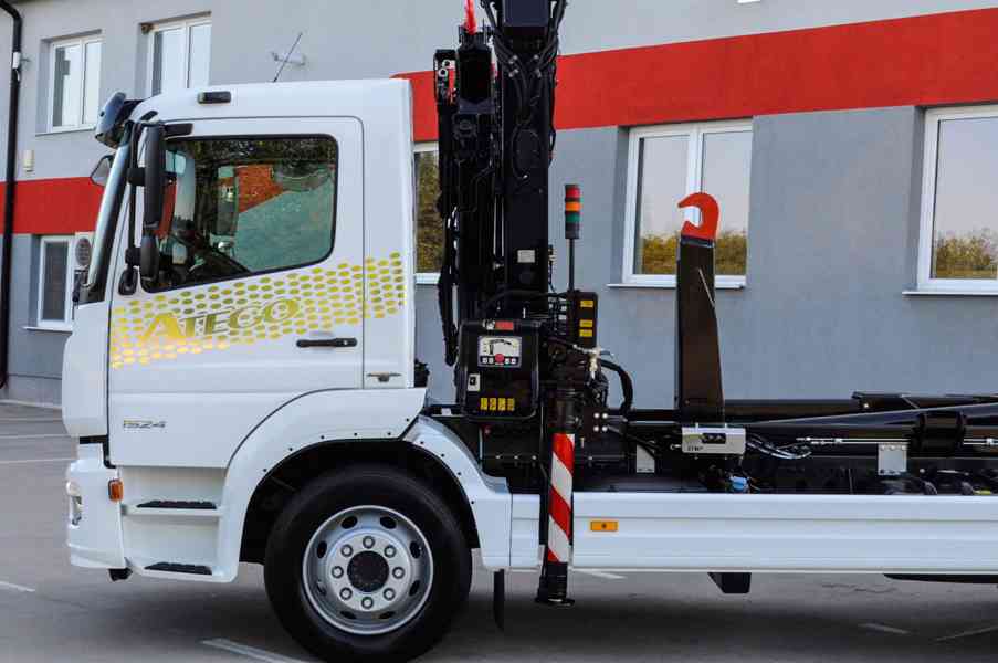 MERCEDES ATEGO 1524 - NOVÝ HÁKOVÝ NOSIČ KONTEJNERŮ + RUKA - foto 100