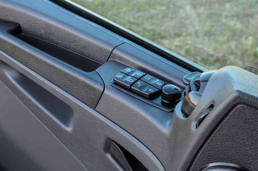 MERCEDES ATEGO 1524 - NOVÝ HÁKOVÝ NOSIČ KONTEJNERŮ + RUKA - foto 66