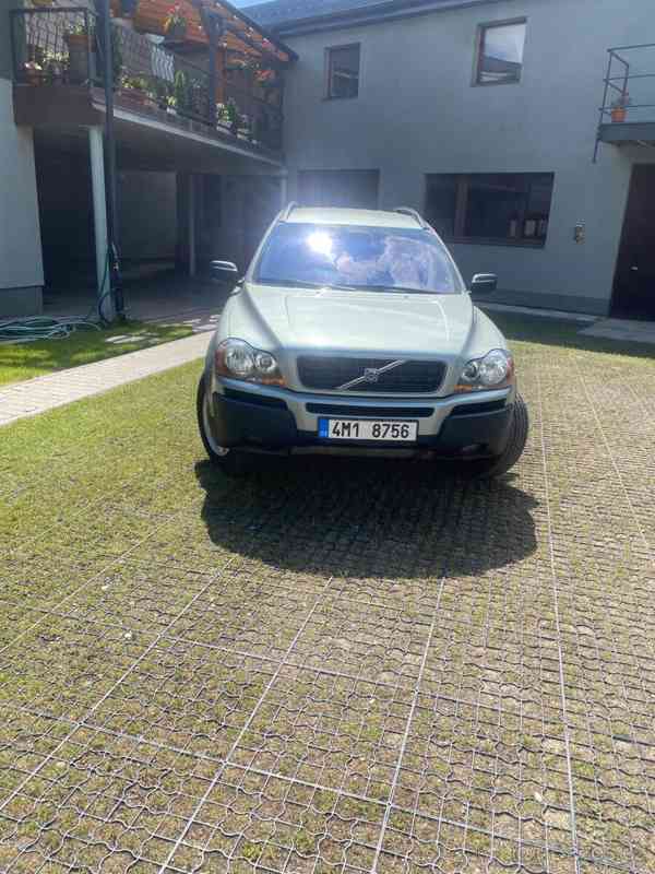 Volvo XC90 2,4 D5 AWD 120 kW 4x4 + zimní alu - foto 1