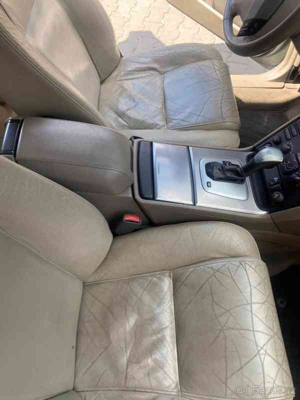 Volvo XC90 2,4 D5 AWD 120 kW 4x4 + zimní alu - foto 5