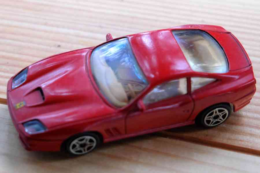 modely autíček Ferrari a Mazda - foto 7