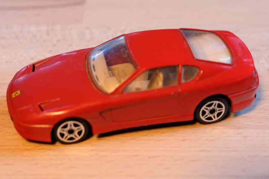 modely autíček Ferrari a Mazda - foto 15
