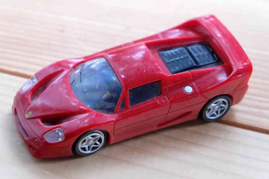 modely autíček Ferrari a Mazda - foto 11
