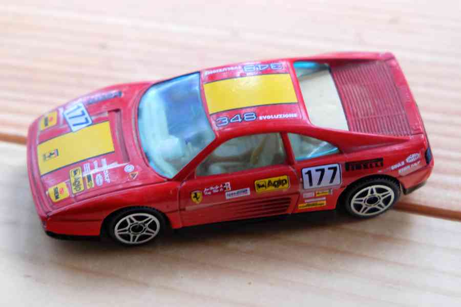 modely autíček Ferrari a Mazda - foto 9
