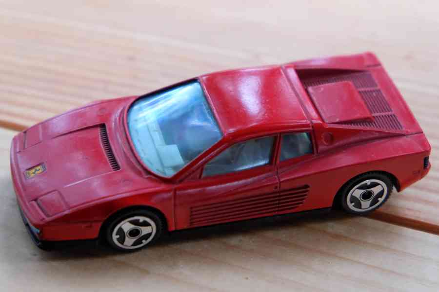 modely autíček Ferrari a Mazda - foto 5
