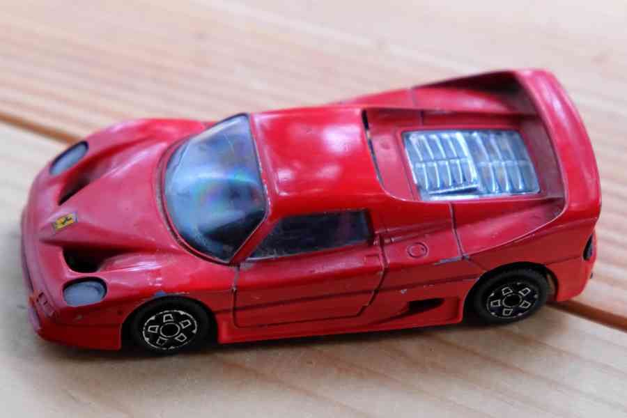 modely autíček Ferrari a Mazda - foto 3