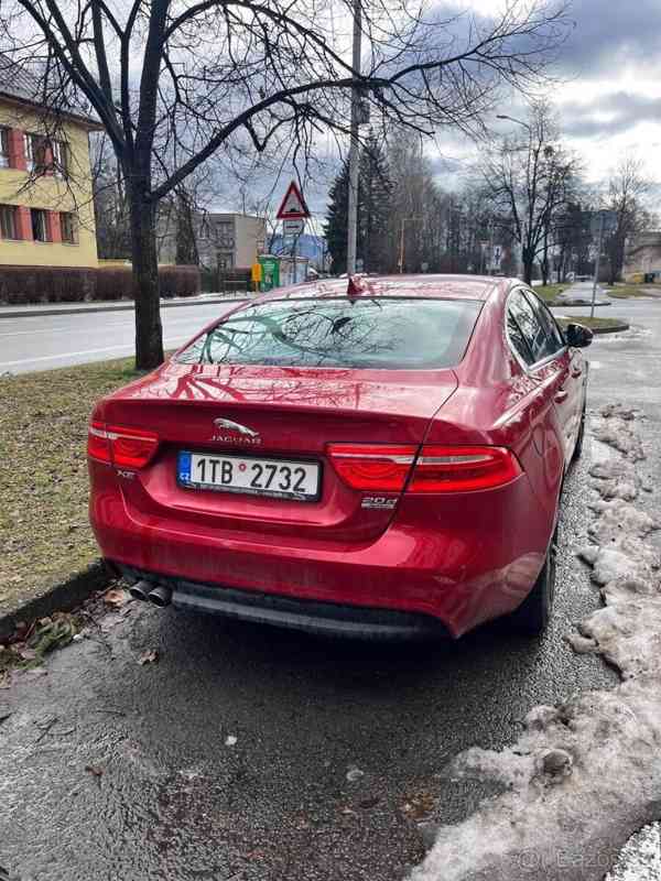 Jaguar XE - foto 12