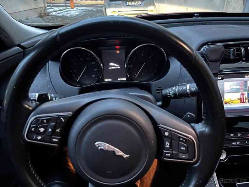 Jaguar XE - foto 9